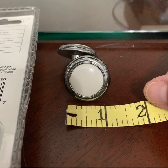 Set of 4 Allison Drawer Pulls - Picture 3 of 3